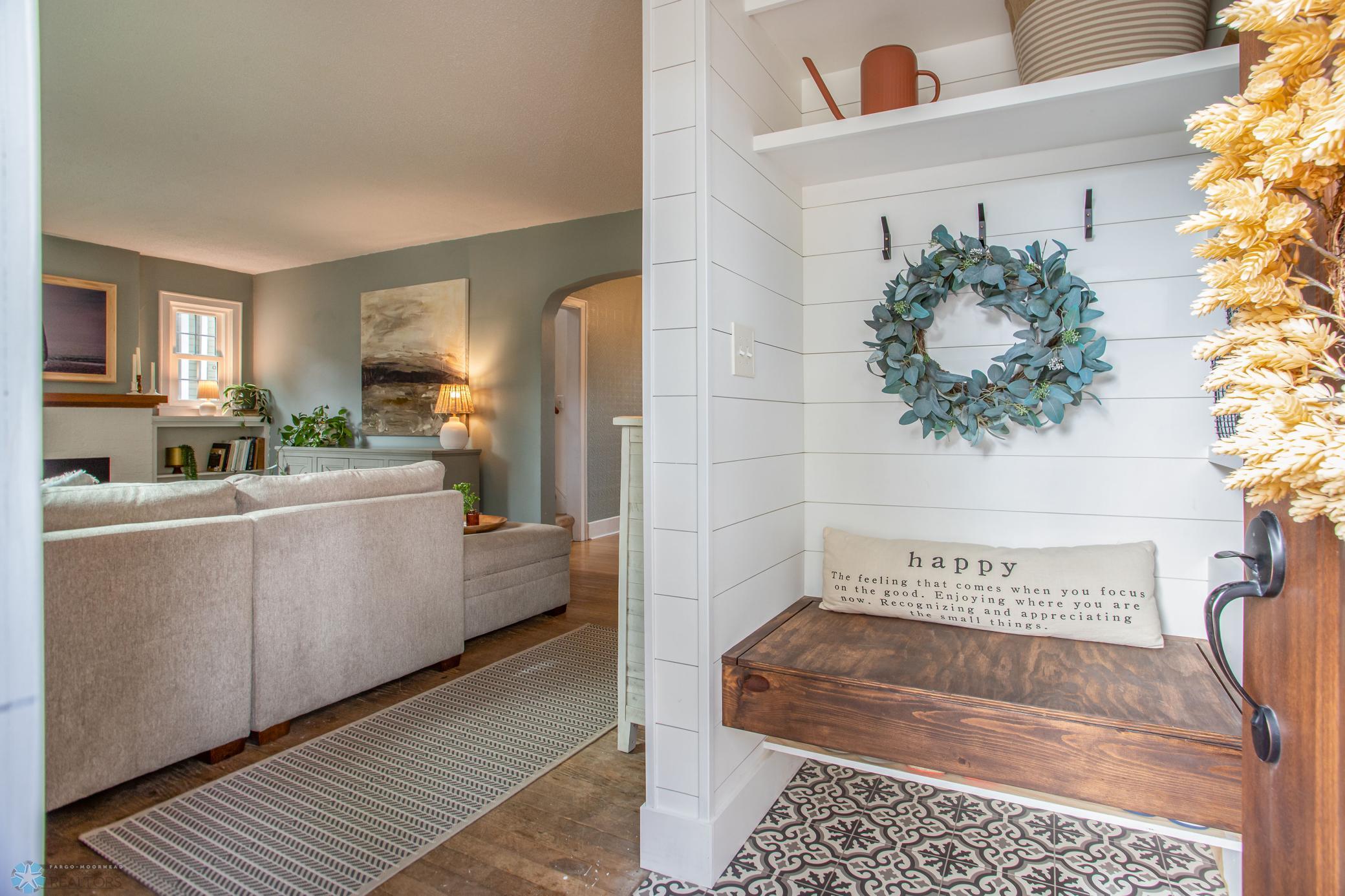 Entry/Living Room