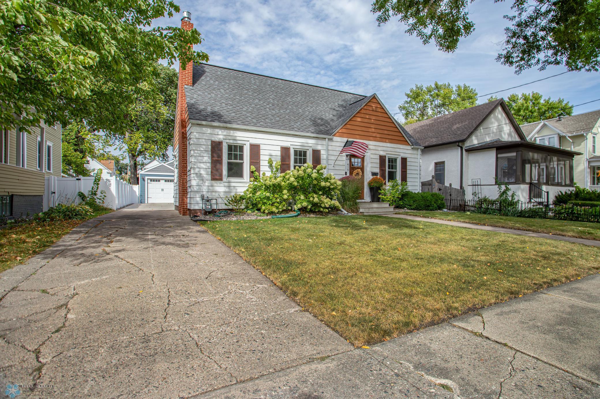 419 8th Ave S