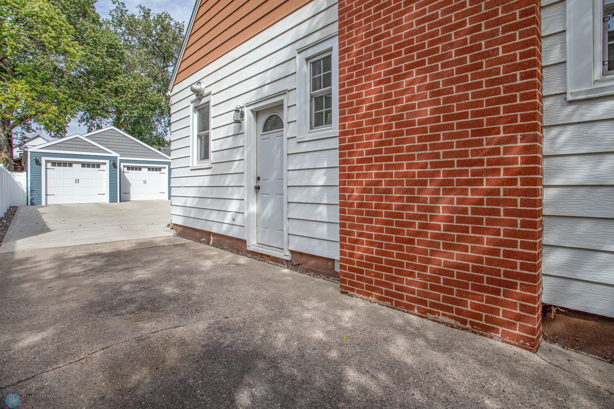 419 8th Ave S