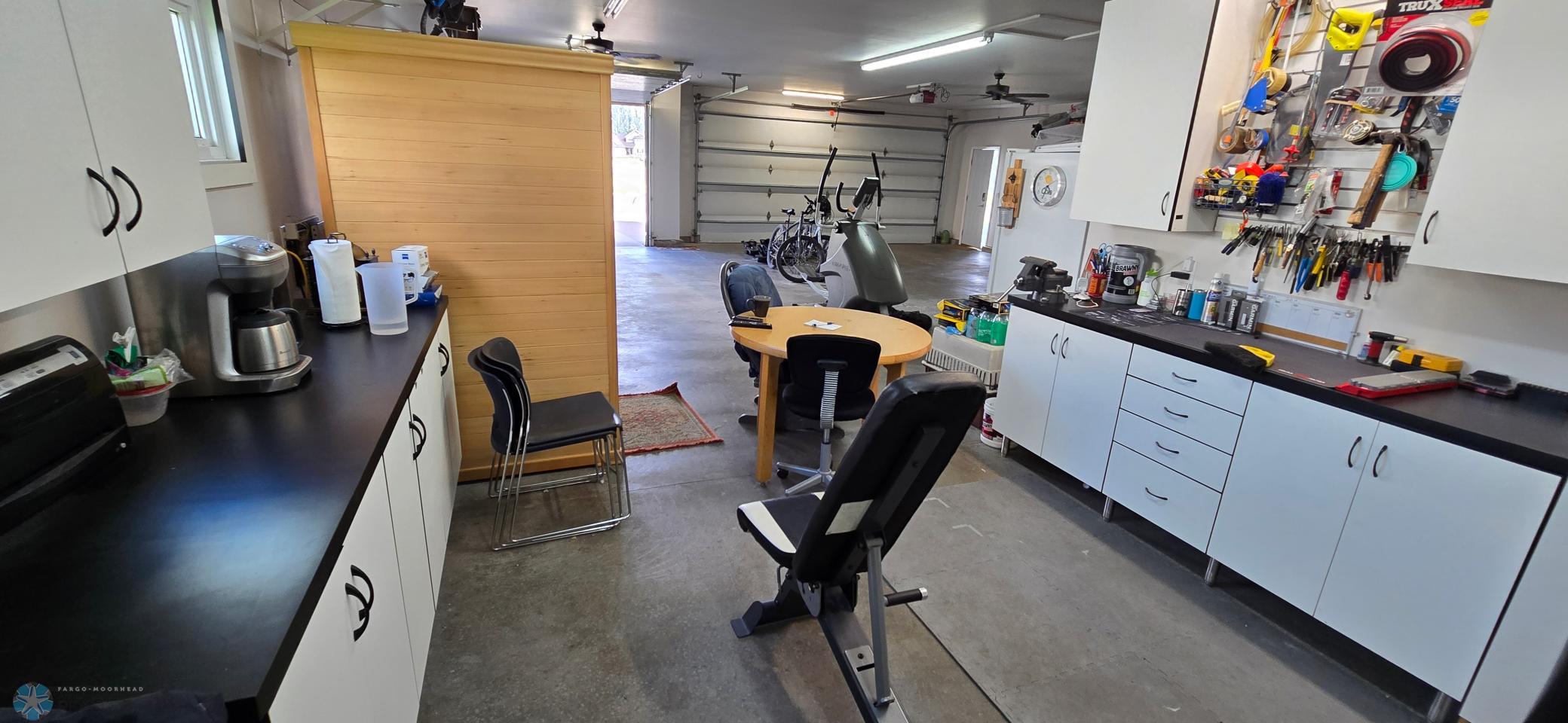 Garage Lounge