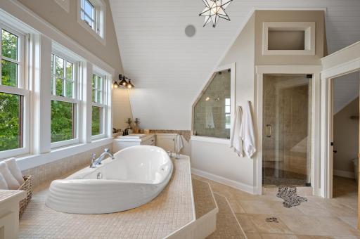 1001 Barbary Circle, Waconia, MN 55387