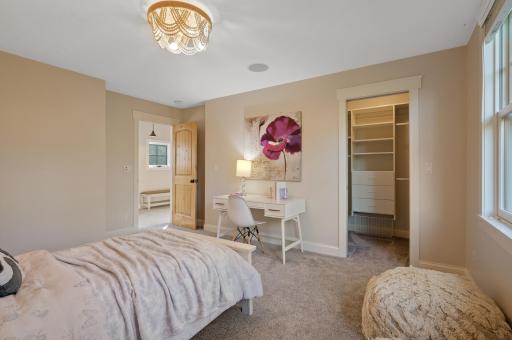 1001 Barbary Circle, Waconia, MN 55387