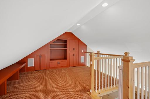 1001 Barbary Circle, Waconia, MN 55387