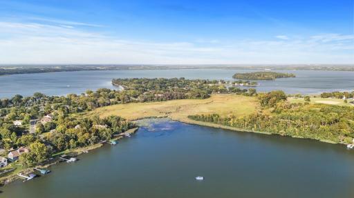 1001 Barbary Circle, Waconia, MN 55387