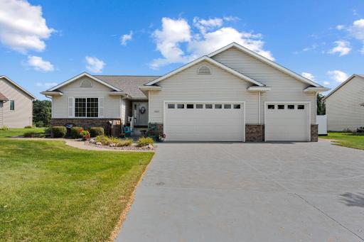 1625 Cornerstone Lane, Owatonna, MN 55060