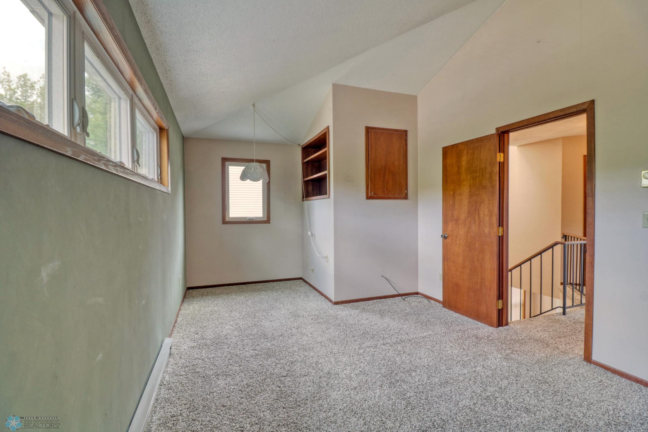 13Bedroom1_2.jpg