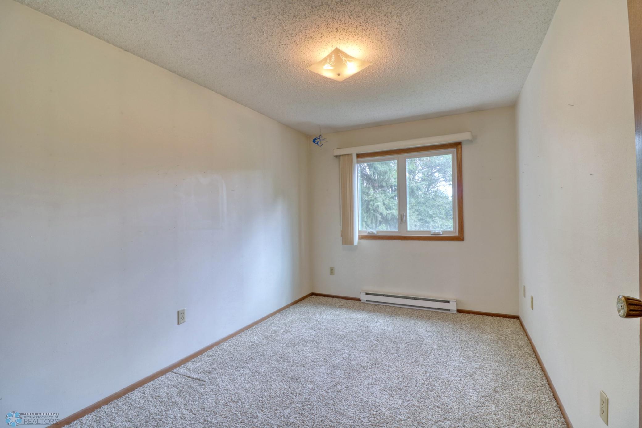 15Bedroom3_1.jpg