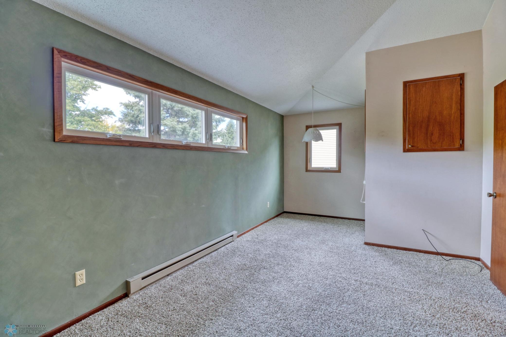 13Bedroom1_1.jpg