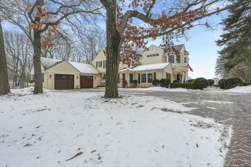 Photo for 1010 Pleasant View Rd, Chanhassen, MN 55317 - listing #6606311 1010 Pleasant View Rd, Chanhassen, MN 55317