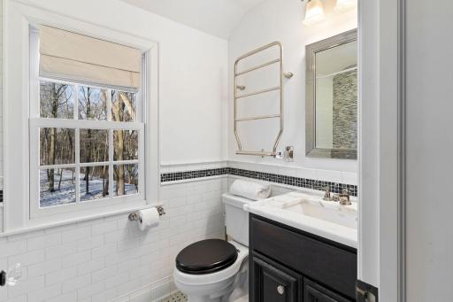This en-suite bath is the 3rd bathroom on the upper level!
