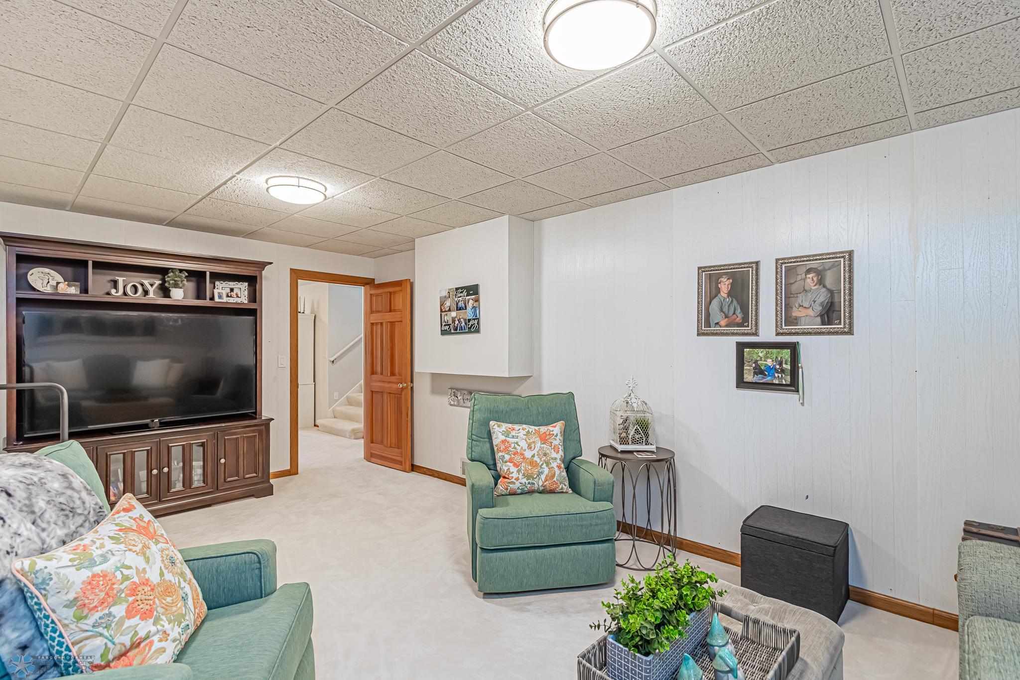 Walk out level TV/sitting room