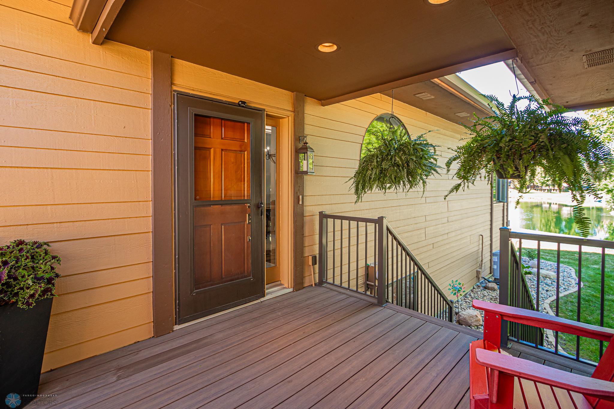 Covered Front entry - Perm Decking- Steps to Lakeside