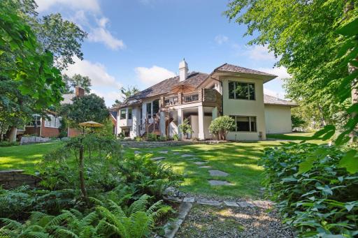18803 Bearpath Trail, Eden Prairie, MN 55347