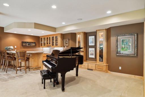 18803 Bearpath Trail, Eden Prairie, MN 55347
