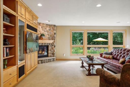18803 Bearpath Trail, Eden Prairie, MN 55347