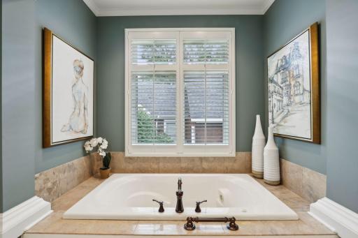 18803 Bearpath Trail, Eden Prairie, MN 55347