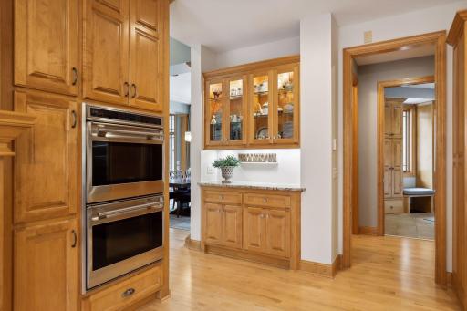 18803 Bearpath Trail, Eden Prairie, MN 55347