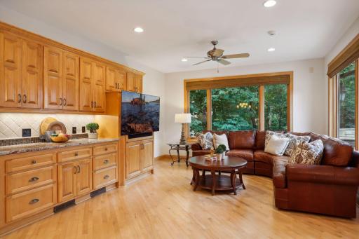 18803 Bearpath Trail, Eden Prairie, MN 55347