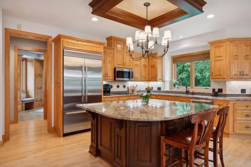 18803 Bearpath Trail, Eden Prairie, MN 55347
