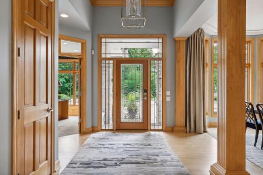 18803 Bearpath Trail, Eden Prairie, MN 55347