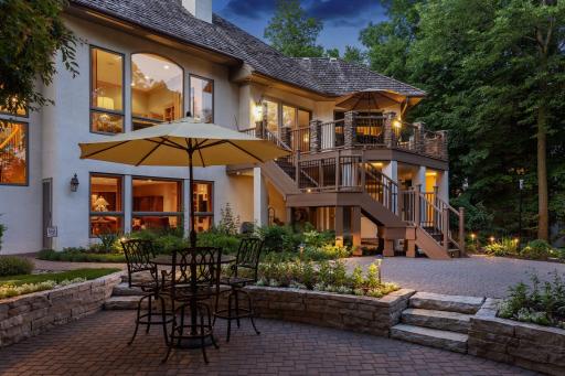 18803 Bearpath Trail, Eden Prairie, MN 55347