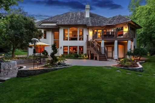 18803 Bearpath Trail, Eden Prairie, MN 55347