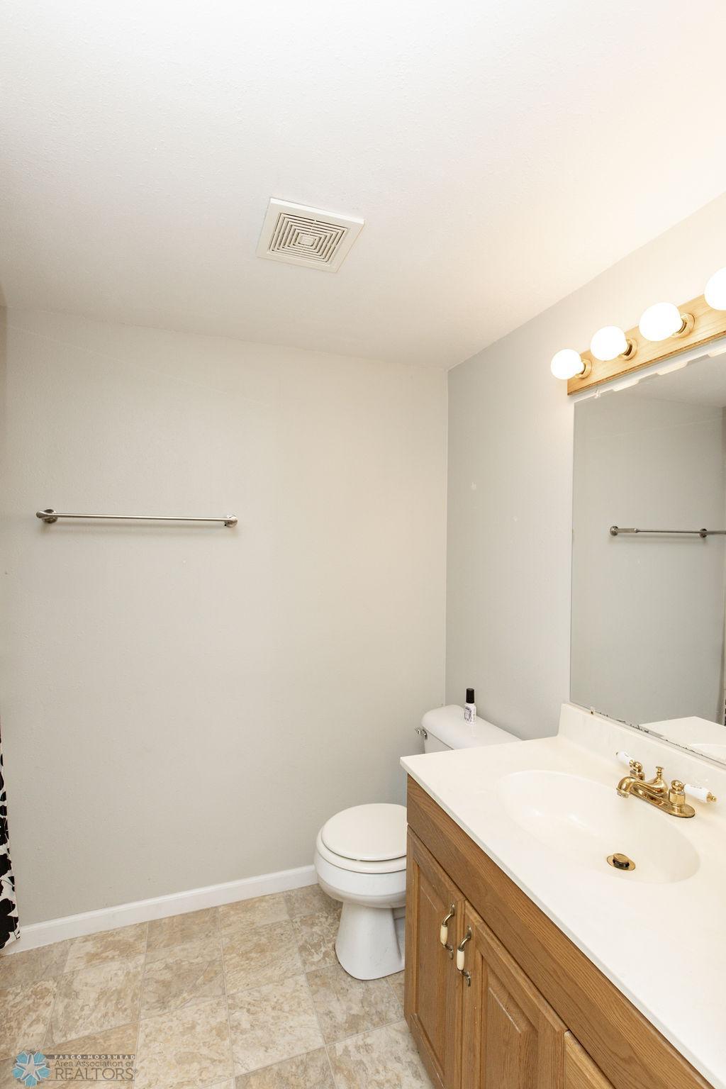 Bathroom 2- 3/4 bath