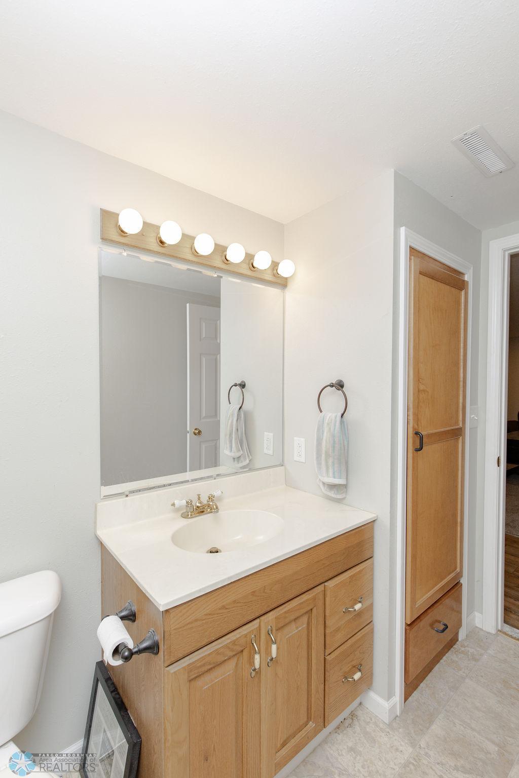 Bathrooom 2- 3/4 bath