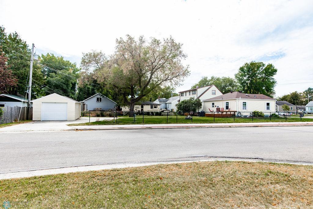 Side Exterior/Full Property View