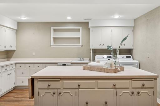 6412 Stauder Circle, Minneapolis, MN 55436
