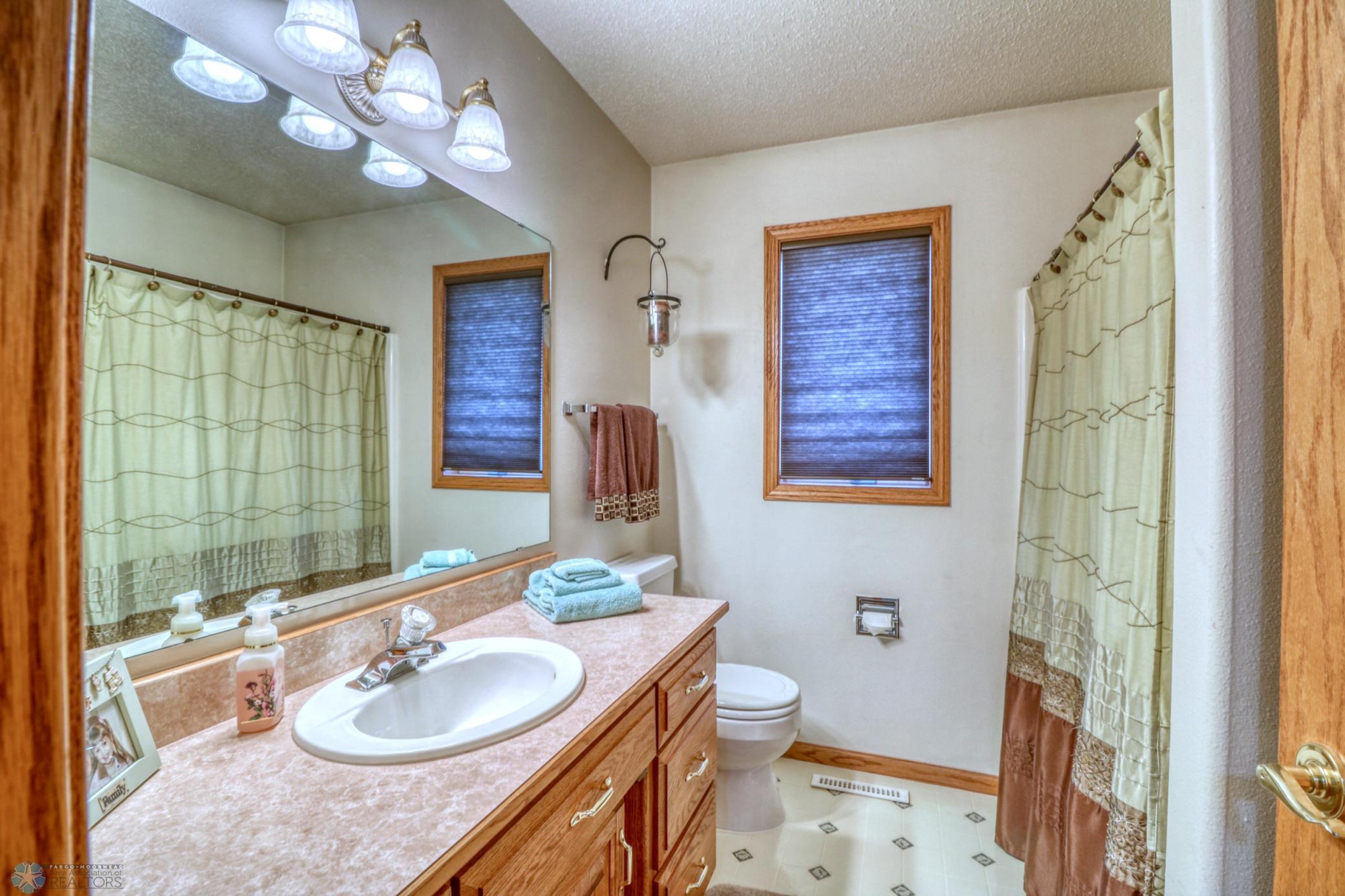 Upstairs Bathroom1_1.jpg