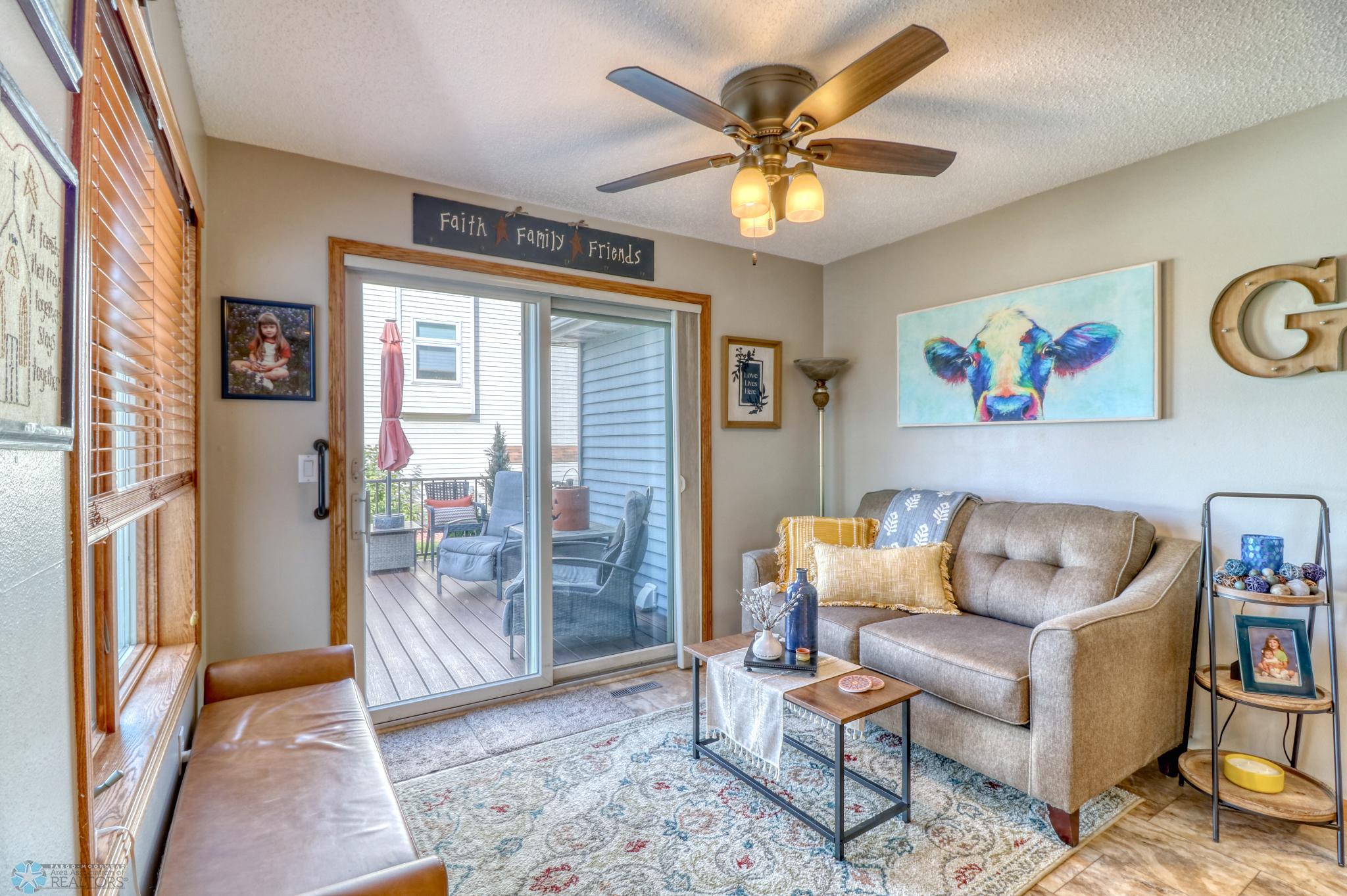 Sunroom1_3.jpg
