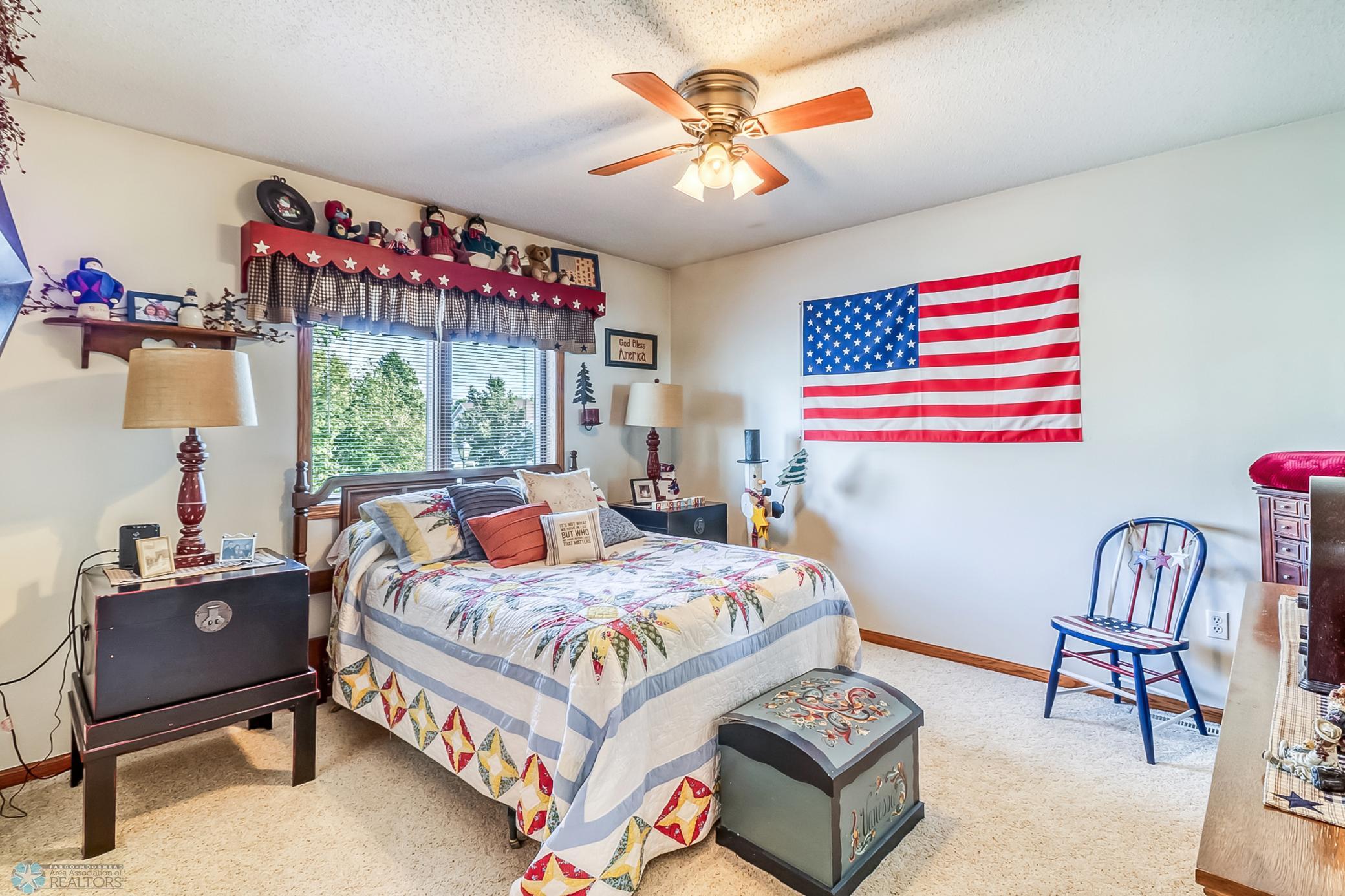 Upstairs Bedroom2_1.jpg