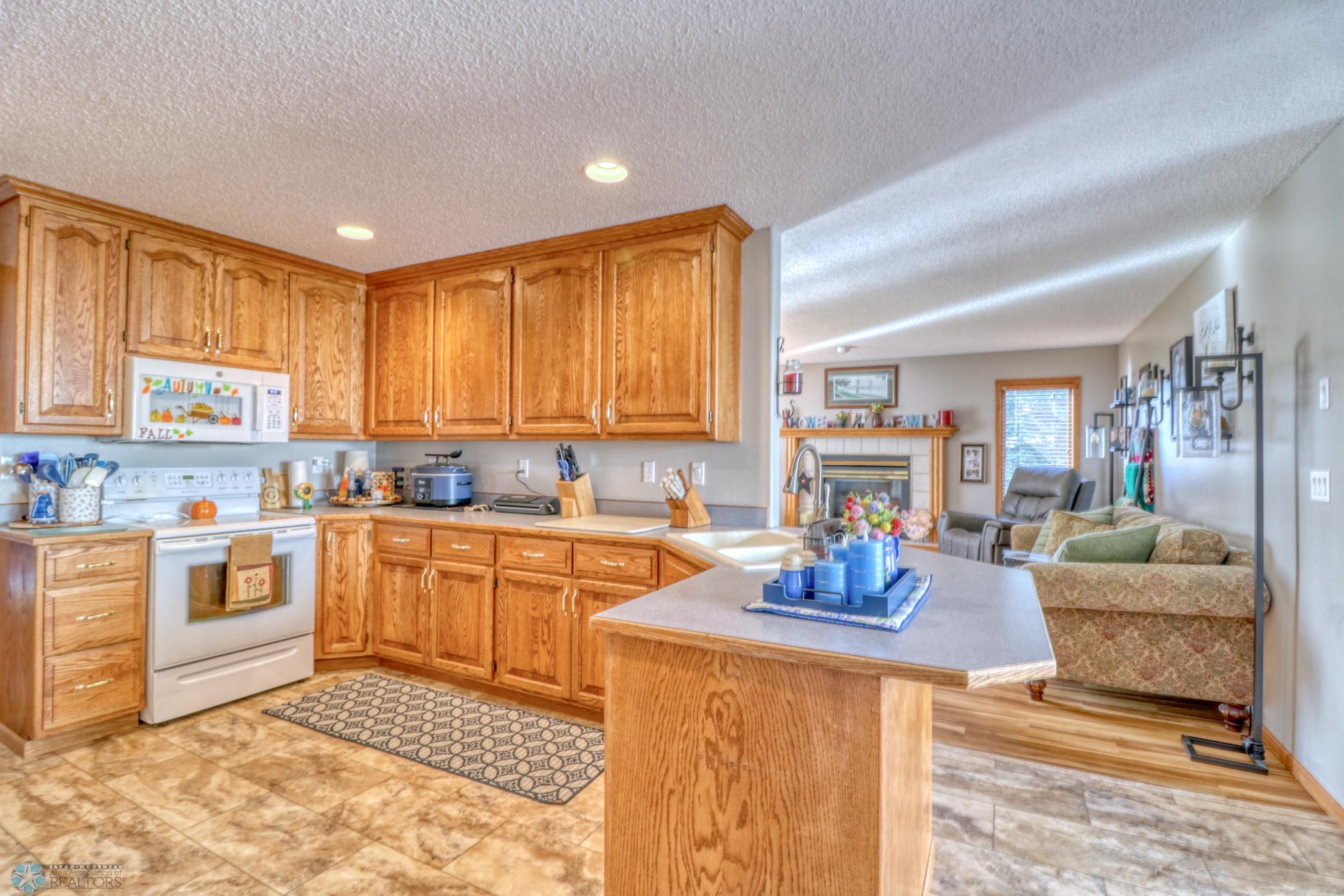 Kitchen1_3.jpg