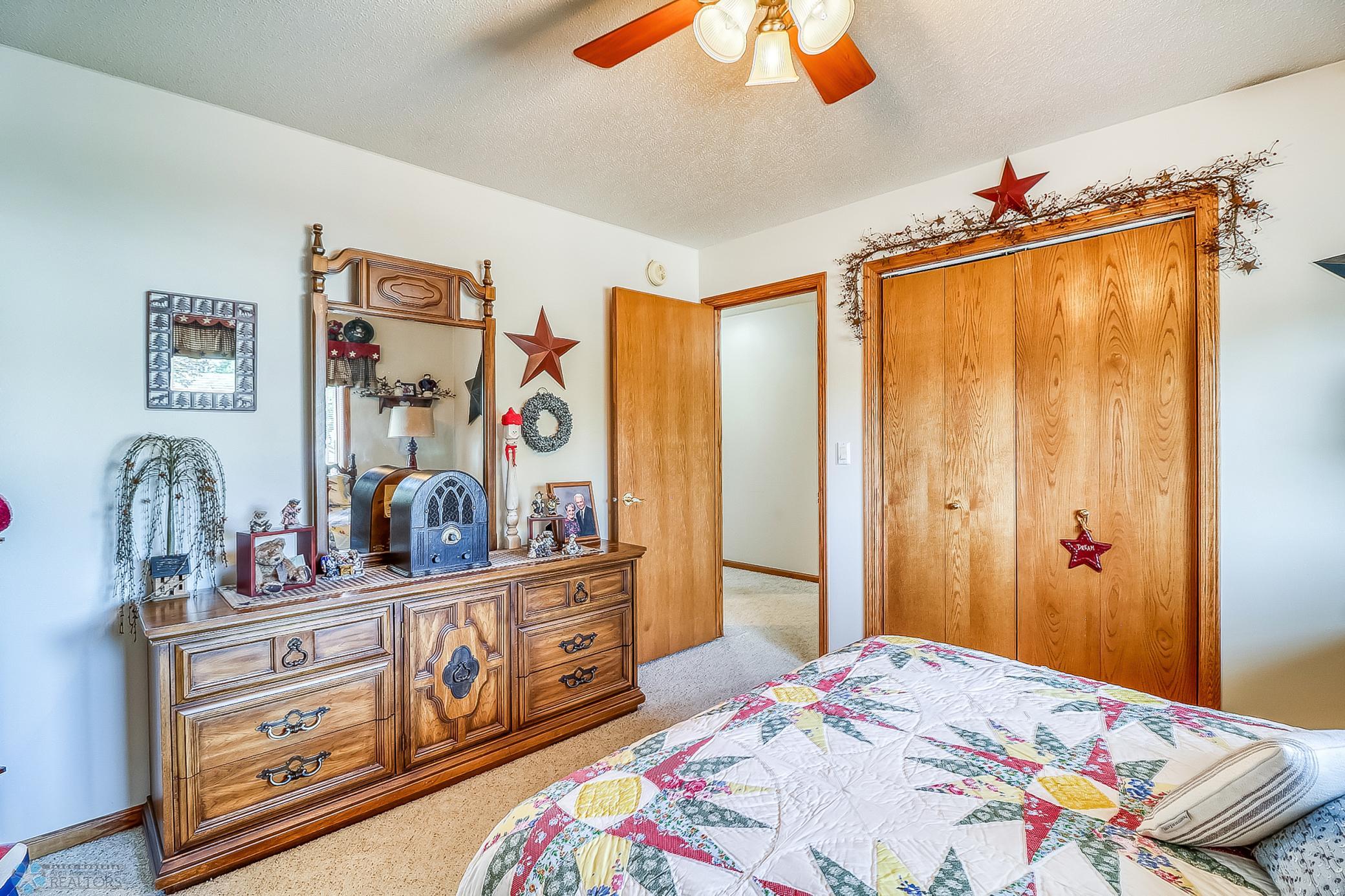 Upstairs Bedroom2_2.jpg