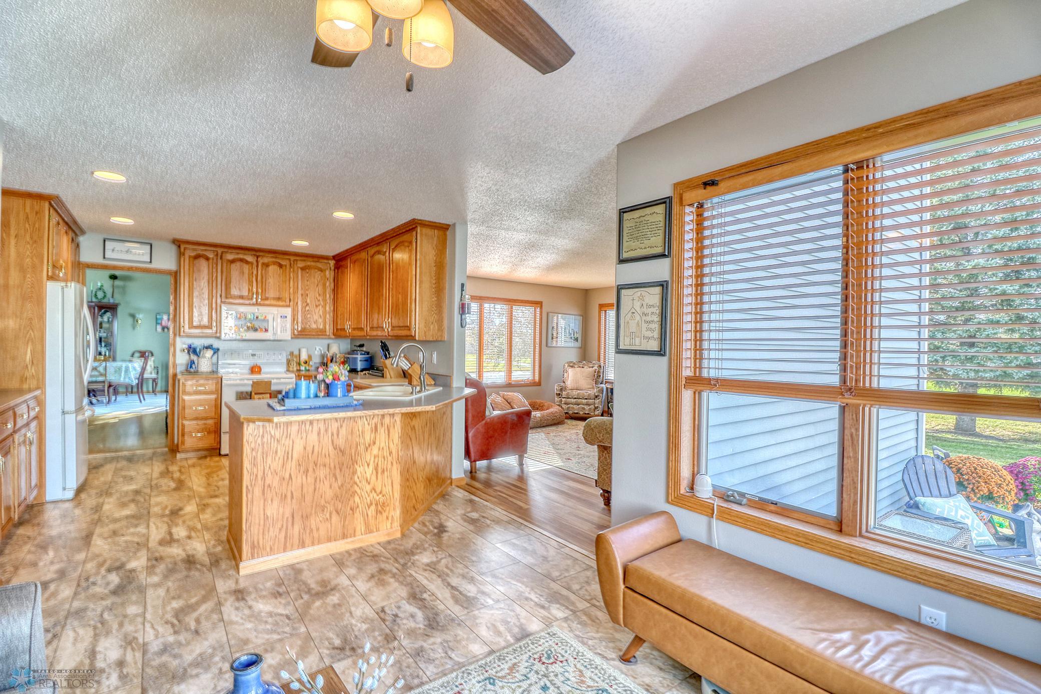Kitchen1_2.jpg