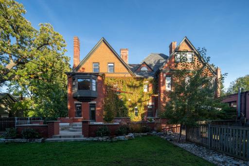 325 Dayton Avenue, Saint Paul, MN 55102