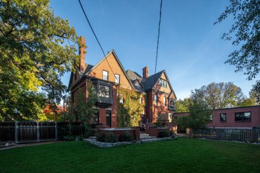 325 Dayton Avenue, Saint Paul, MN 55102