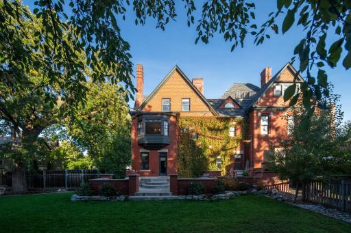 325 Dayton Avenue, Saint Paul, MN 55102