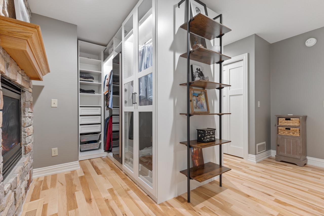 New Large Primary Suite Walk-in Closet