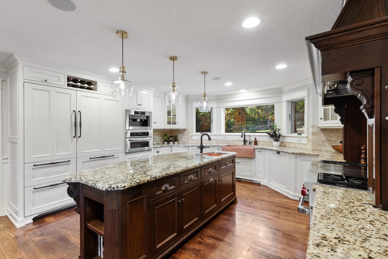 Gourmet kitchen