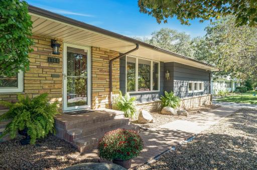 1744 Mississippi River Boulevard S, Saint Paul, MN 55116