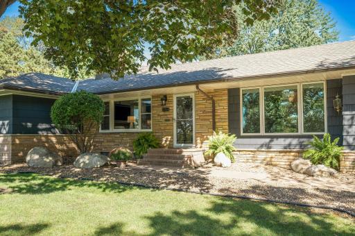 1744 Mississippi River Boulevard S, Saint Paul, MN 55116