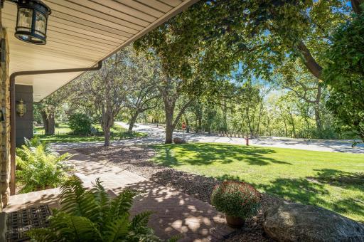 1744 Mississippi River Boulevard S, Saint Paul, MN 55116
