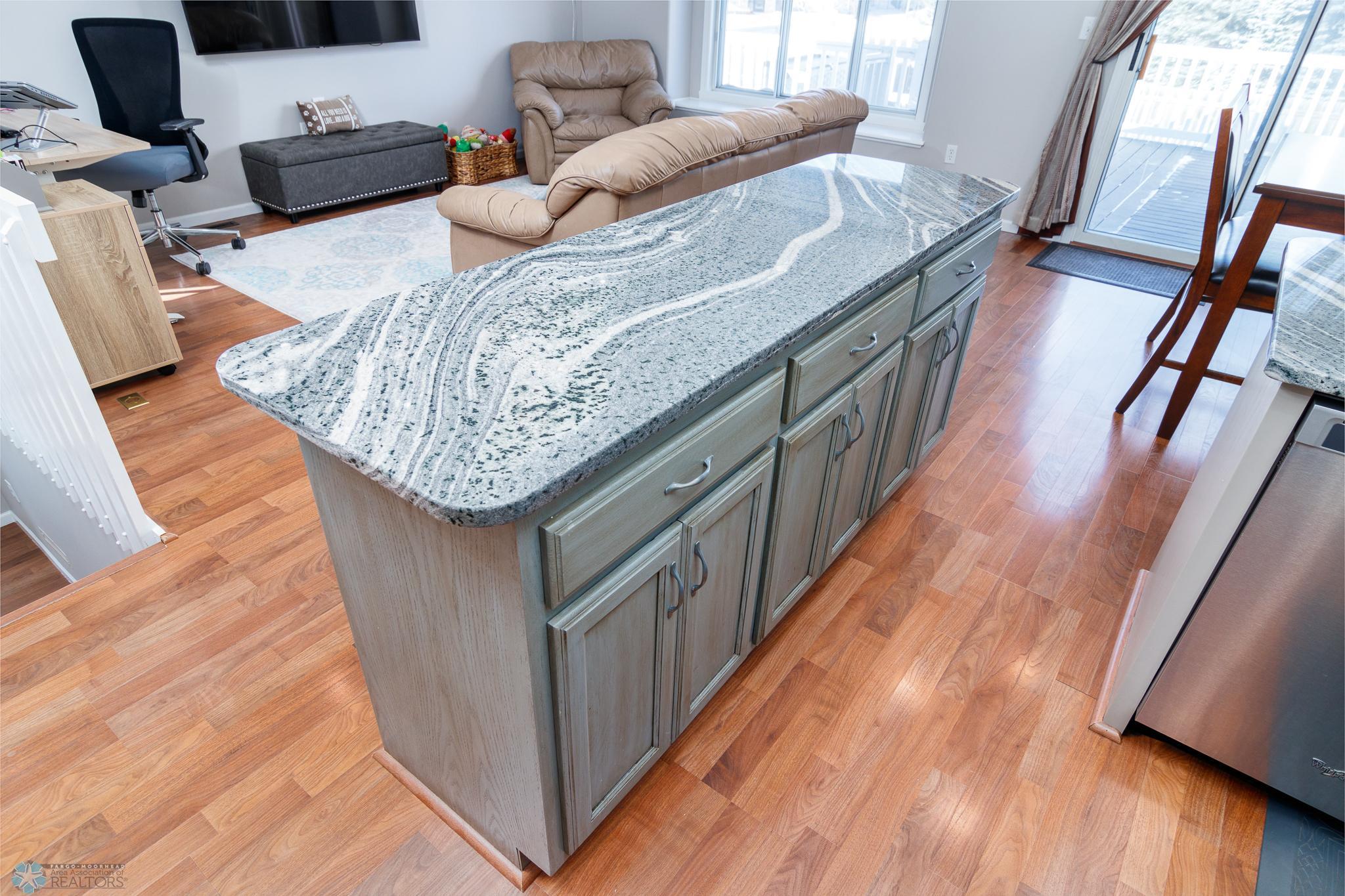 Granite Counters on Large Kitchen Island