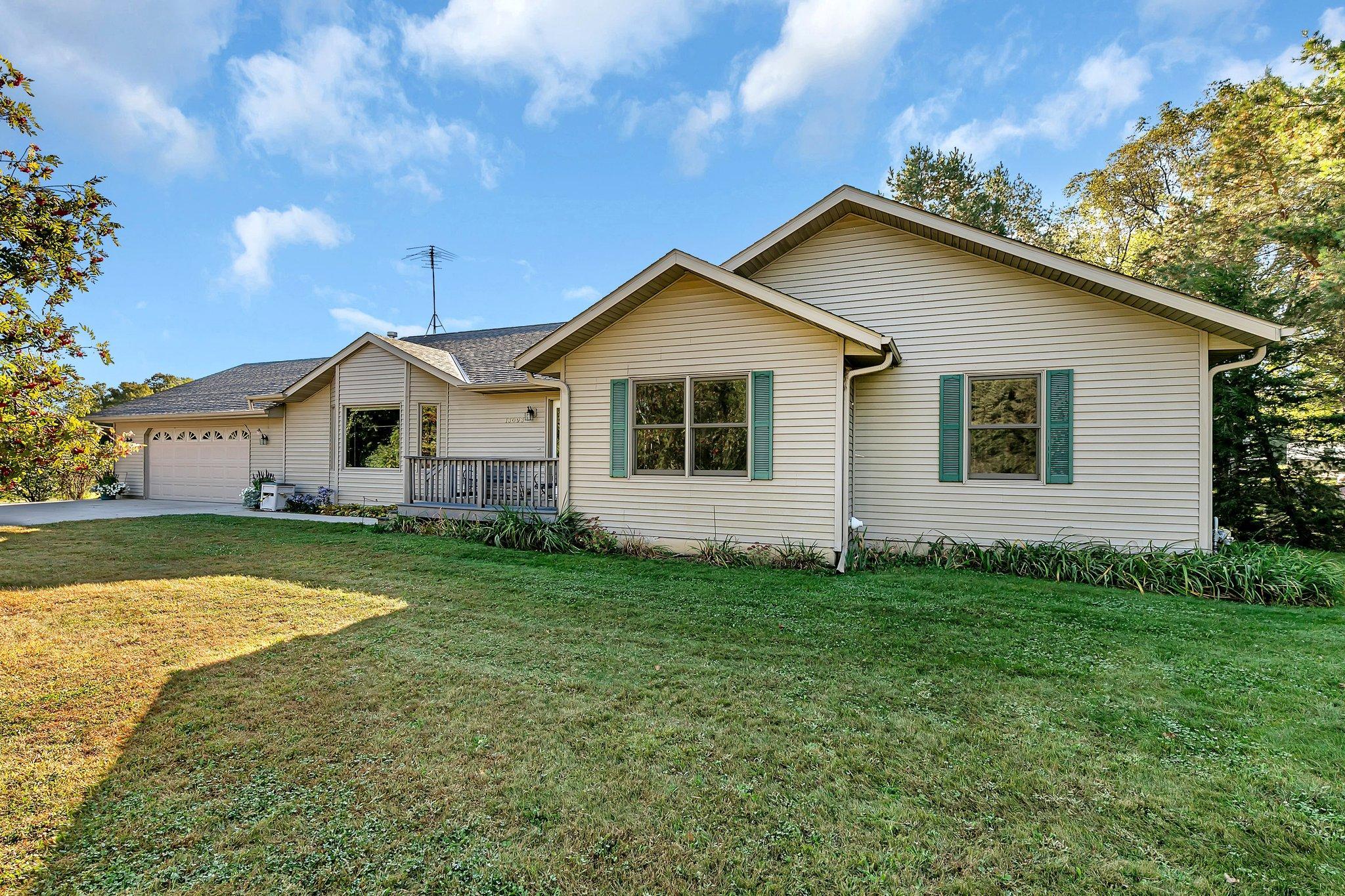 Front view of home.