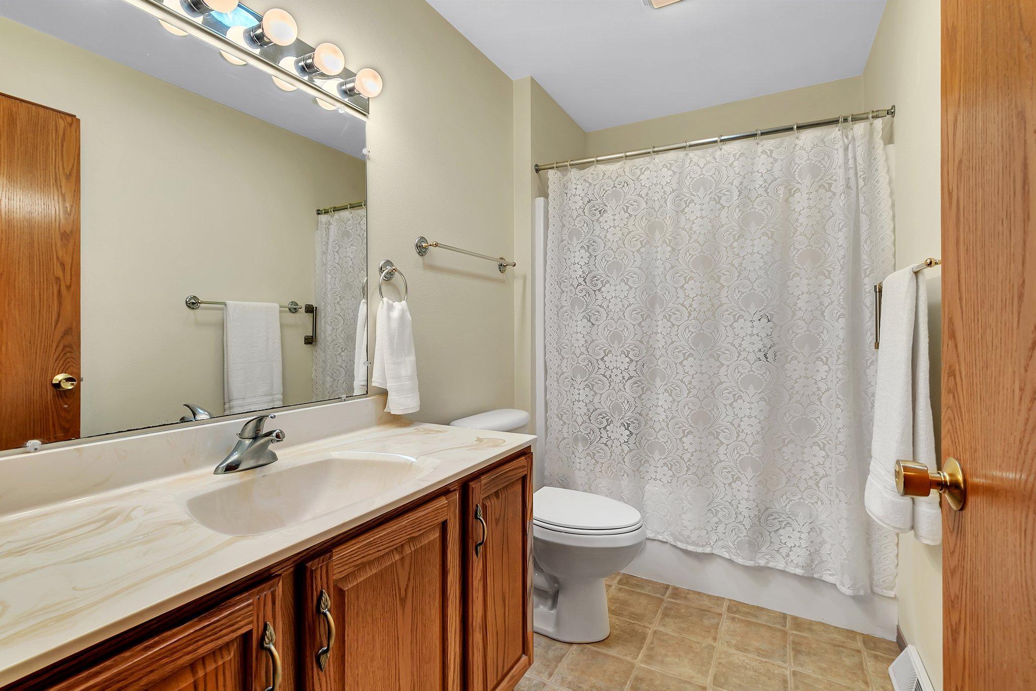 Full Bathroom.