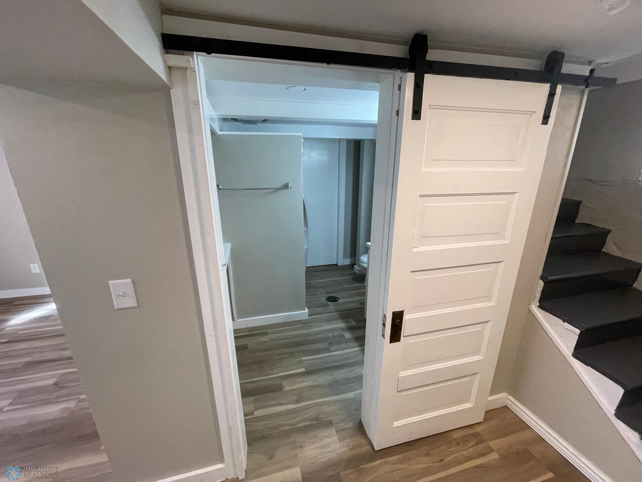 Basement: bathroom