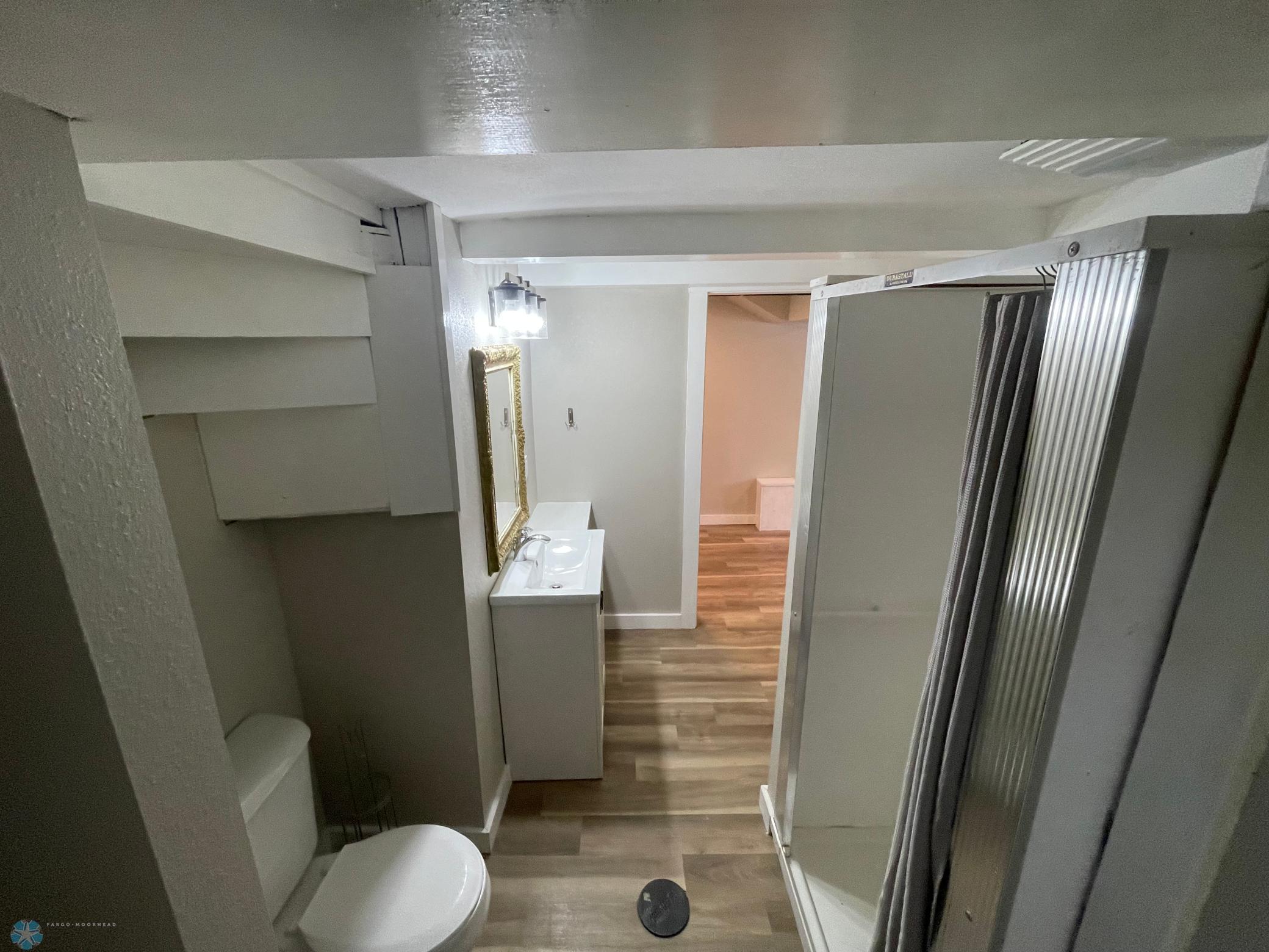 Basement: bathroom