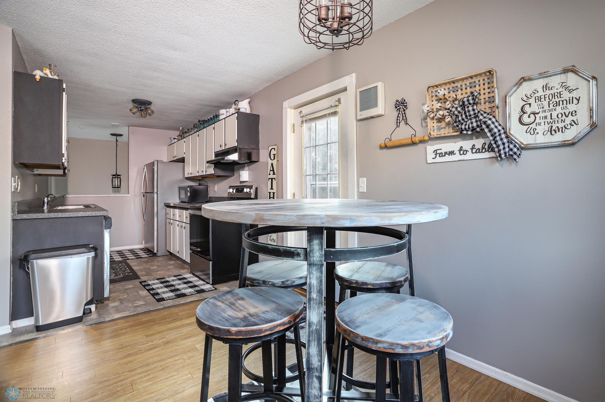 Kitchen/dining